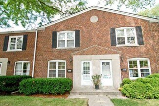 2952 Desplaines Ave, Riverside, IL 60546