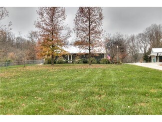 185 Walnut St, Weston, MO 64098