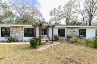 2611 NW 32nd St, Gainesville, FL 32605