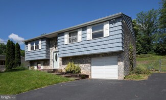 471 Lumber St, Middletown, PA 17057