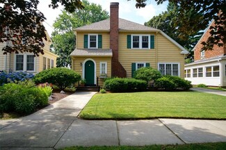 40 Shirley Blvd, Cranston, RI 02910