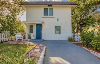 515 N D St, Lake Worth, FL 33460