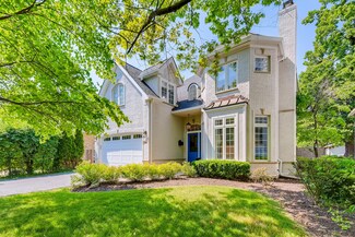 290 Maplewood Rd, Riverside, IL 60546