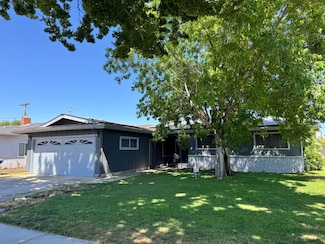 980 Sydney Ln, Merced, CA 95341