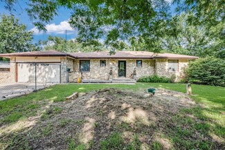 1404 N Greenwich Rd, Mulvane, KS 67110