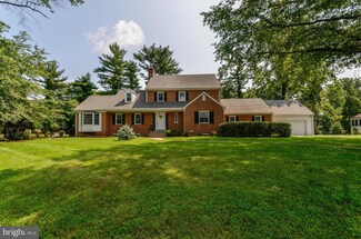 8709 Fenway Dr, Bethesda, MD 20817