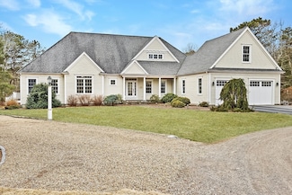 10 Cliffs Rd, Wareham, MA 02571