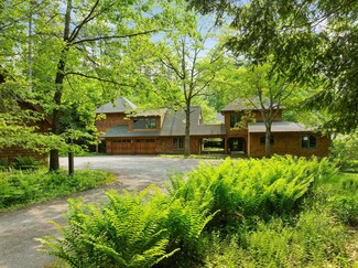 27 Burkehaven Ln, Sunapee, NH 03782