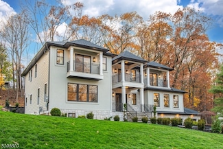 24 Cliffside Dr, Livingston, NJ 07039