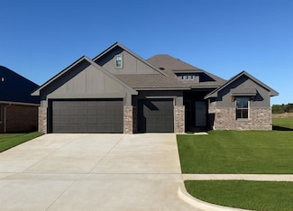 624 Trails End Dr, Shawnee, OK 74804