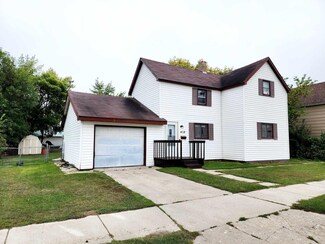 418 Conley Ave S, Thief River Falls, MN 56701