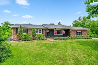1915 11 Mile Rd NW, Sparta, MI 49345