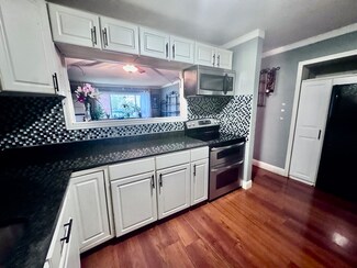 2110 Phillips Rd Unit 13, New Bedford, MA 02745