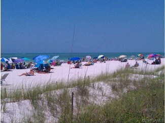 1300 Gulf Shore Blvd N Unit 308, Naples, FL 34102