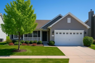 119 Hidden Bluffs Dr, Lake Saint Louis, MO 63367