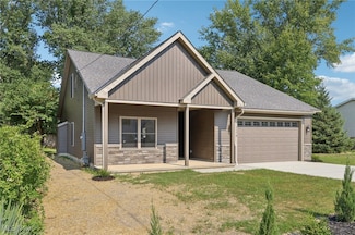 126 Wetmore Ave, Grand River, OH 44045