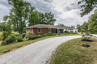 7367 Green Hedge Rd, Edwardsville, IL 62025