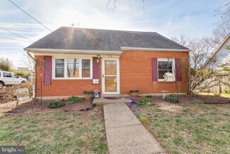 7815 Amherst Dr, Manassas, VA 20111