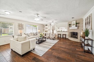 5939 Rutherglenn Dr, Houston, TX 77096