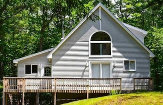 52 Geneve St, Moultonborough, NH 03254