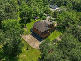3415 E Bayou Dr, Dickinson, TX 77539