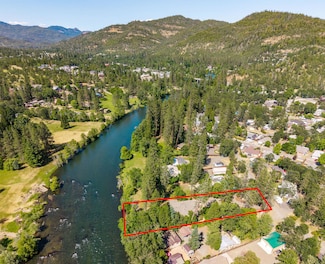 360 Park Dr, Shady Cove, OR 97539