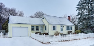 158 Donnellan Cir, North Weymouth, MA 02191