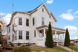 1420 9th St, Monroe, WI 53566