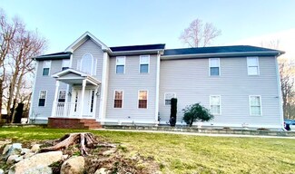 10 Everett St, South Dartmouth, MA 02748