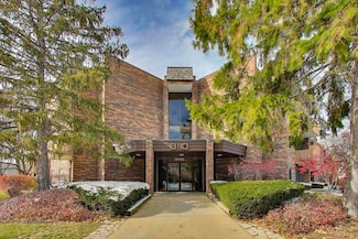 3110 Pheasant Creek Dr Unit 104, Northbrook, IL 60062