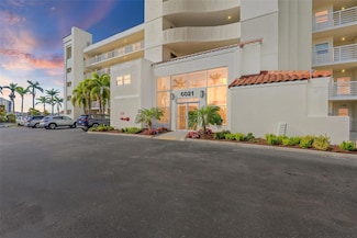 6021 Bahia Del Mar Cir Unit 137, Saint Petersburg, FL 33715