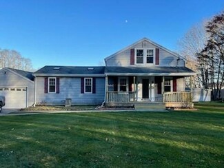 1387 Vine St, Somerset, MA 02726