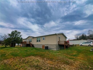 543 Mace St, Elkview, WV 25071