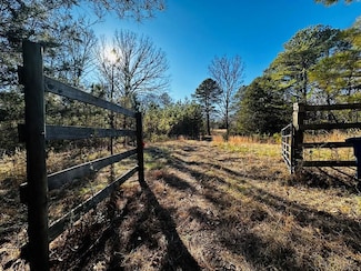 546 S Pine Lake Dr, Batesville, MS 38606