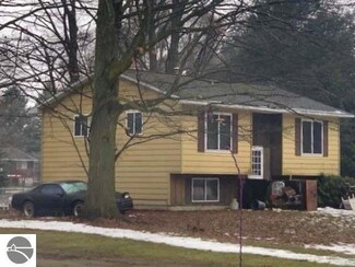 5889 Old Maple Trail, Grawn, MI 49637