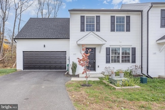 267 Ersa Dr, Elizabethtown, PA 17022