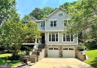 2415 N Woodrow St, Arlington, VA 22207