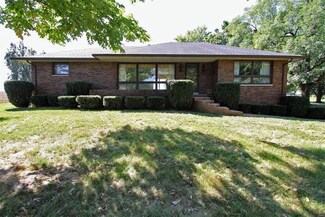 12430 Buckeye Rd, Highland, IL 62249