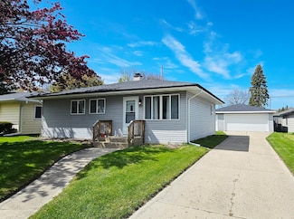 1732 85th St, Kenosha, WI 53143
