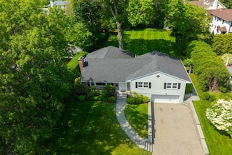 973 Plymouth St, Pelham, NY 10803