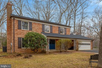 11332 Vale Rd, Oakton, VA 22124