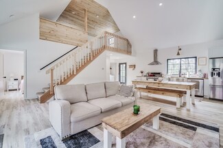 34 W Otter Dr, Tolland, MA 01034