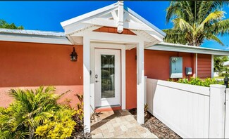 6700 Holmes Blvd Unit B, Holmes Beach, FL 34217