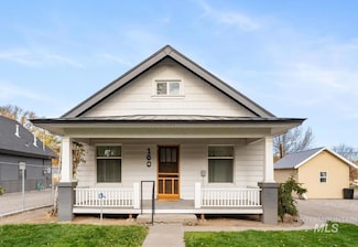 160 W Arthur Ave, Glenns Ferry, ID 83623