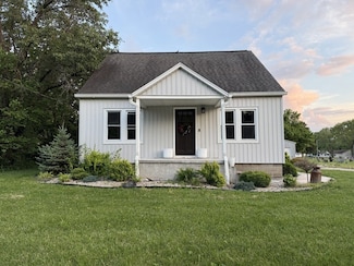 303 E Glenwood Ave, Olney, IL 62450