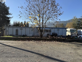 210 Adams St, Myrtle Creek, OR 97457