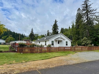 668 Montgomery Ave, Glendale, OR 97442