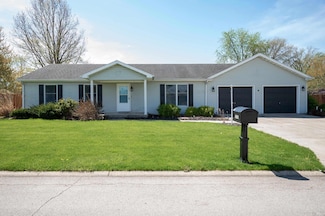 208 E Hickory Grove Rd, Hartford City, IN 47348