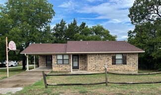 103 N Hill St, Valley View, TX 76272