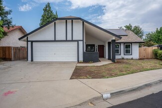 924 Jasmine Ave, Clovis, CA 93611